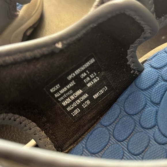 Kids Sandals - Grey and Blue Eddie Bauer Size 1 - Picture 3 of 5